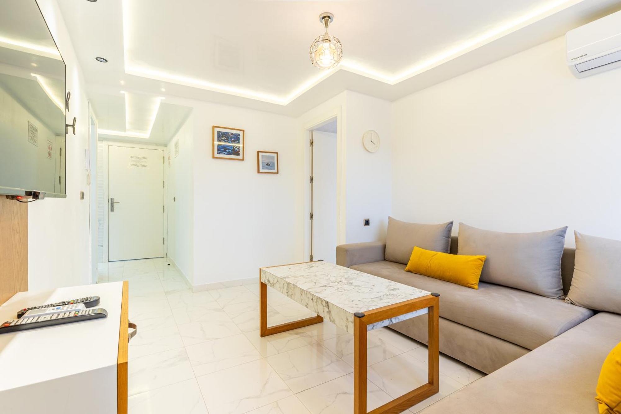 Hot Appar Luxury Suitemar المضيق المظهر الخارجي الصورة